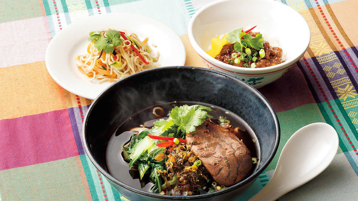 台南担仔麺「牛肉麺セット」