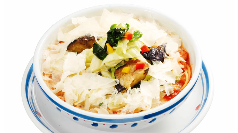 たっぷりチーズと野菜のトマトスープパスタ