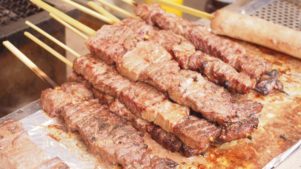 「かつしか肉フェスタ2025」金町・にいじゅくみらい公園で9月6日(土)開催。29店舗の肉料理を食べ比べ。荒天時は翌7日(日)に順延