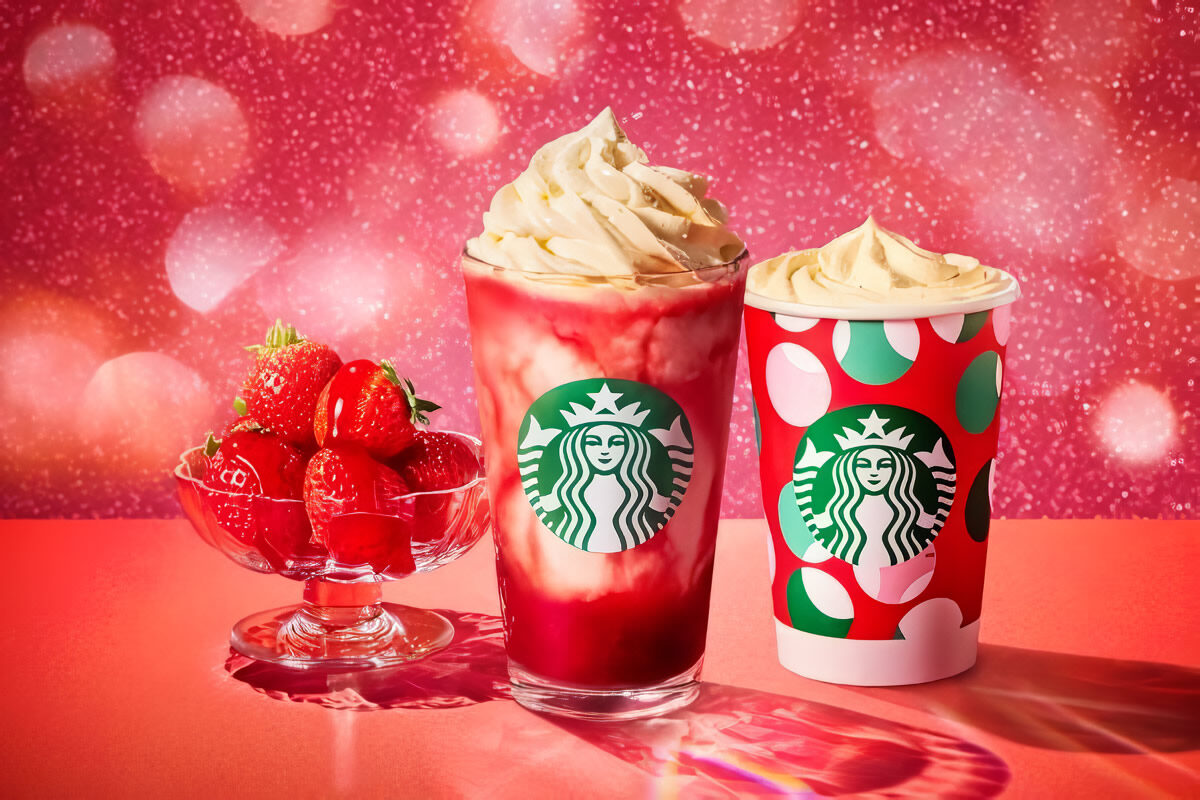 スターバックスにクリスマス限定「メリーベリー ストロベリー フラペチーノ」登場