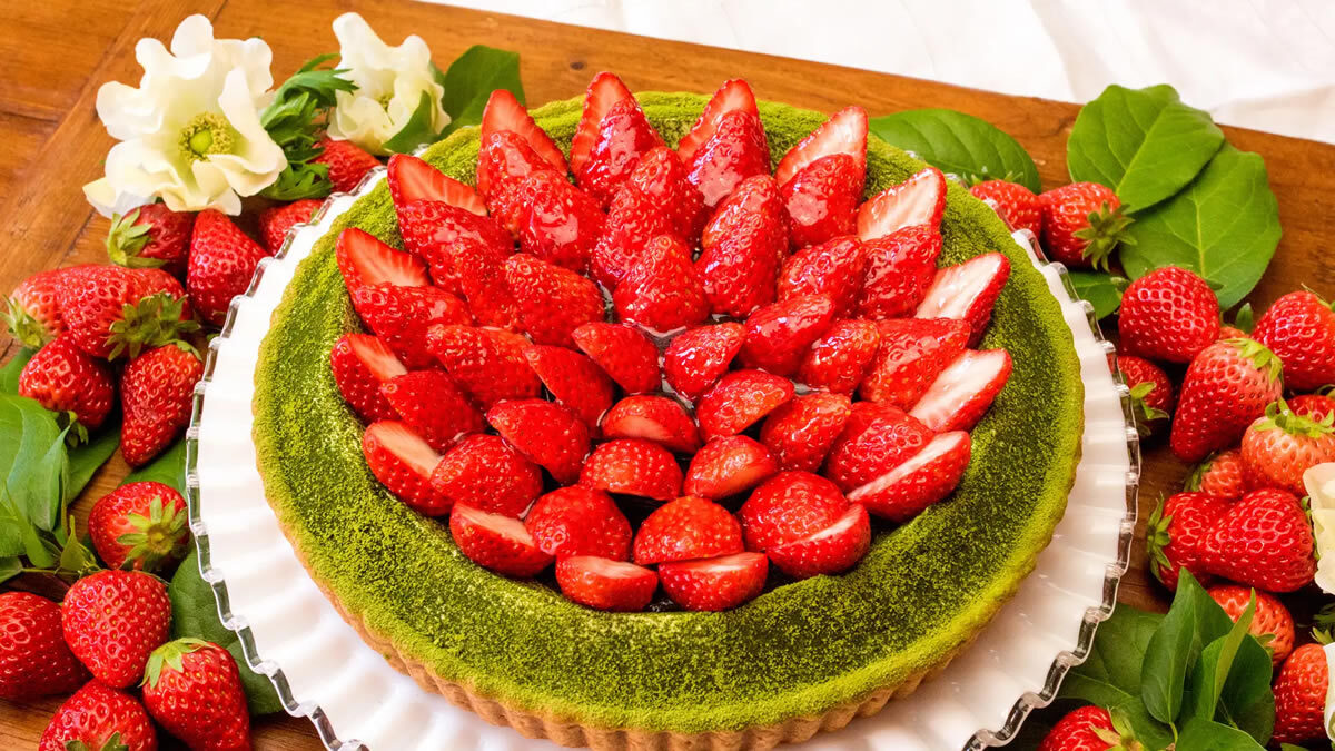 抹茶とイチゴのタルト
