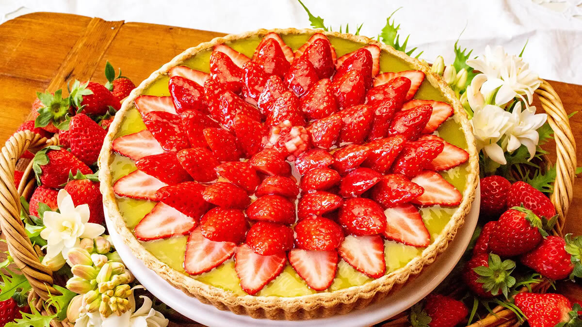 宮城県山元町 山元いちご農園の“にこにこベリー”とピスタチオカスタードのタルト