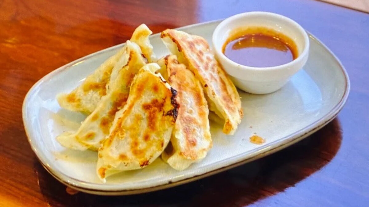 コリコリ味噌だれホルモン餃子