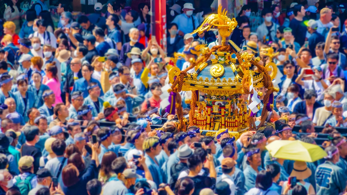 2026年】浅草神社「三社祭」開催｜100基超の神輿が浅草の街を熱くする